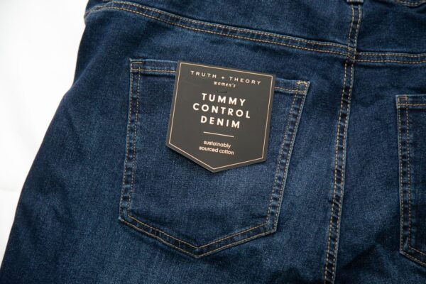 Rolled-Up Denim Jeans with Classic Pocket Detail - Image 4